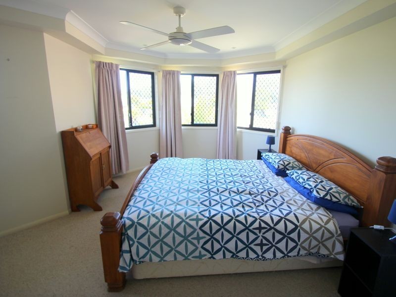 8 Seaside Circuit, Toogoom QLD 4655