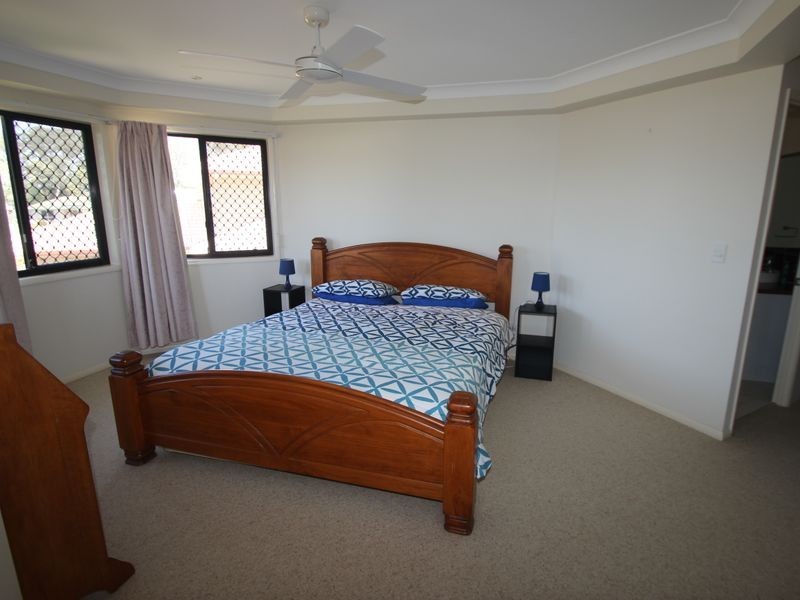 8 Seaside Circuit, Toogoom QLD 4655