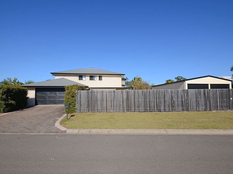 8 Seaside Circuit, Toogoom QLD 4655