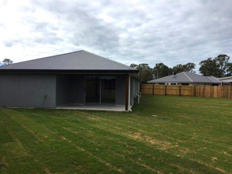 4 Bayside Close, Point Vernon QLD 4655