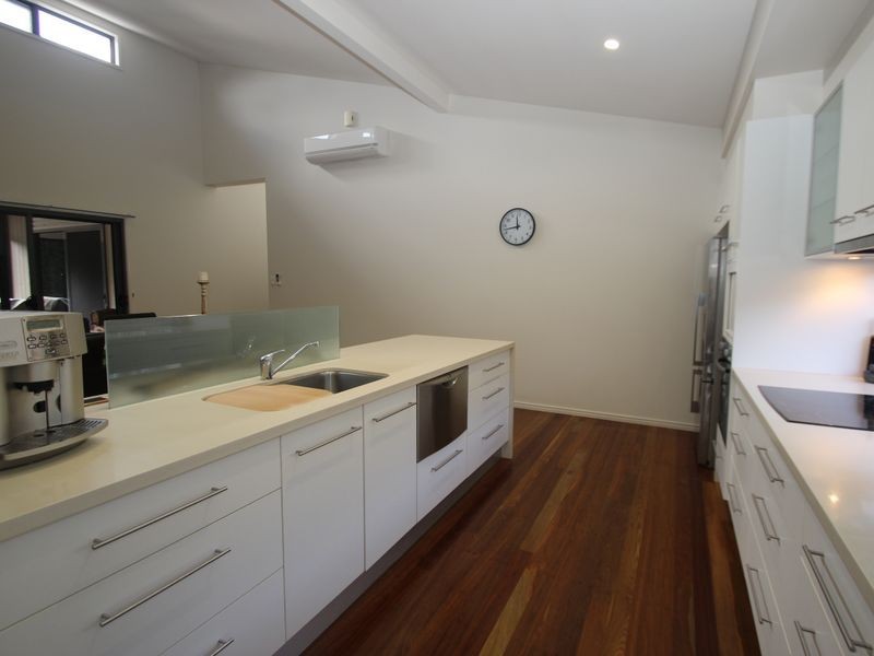 31 Long Street, Point Vernon QLD 4655