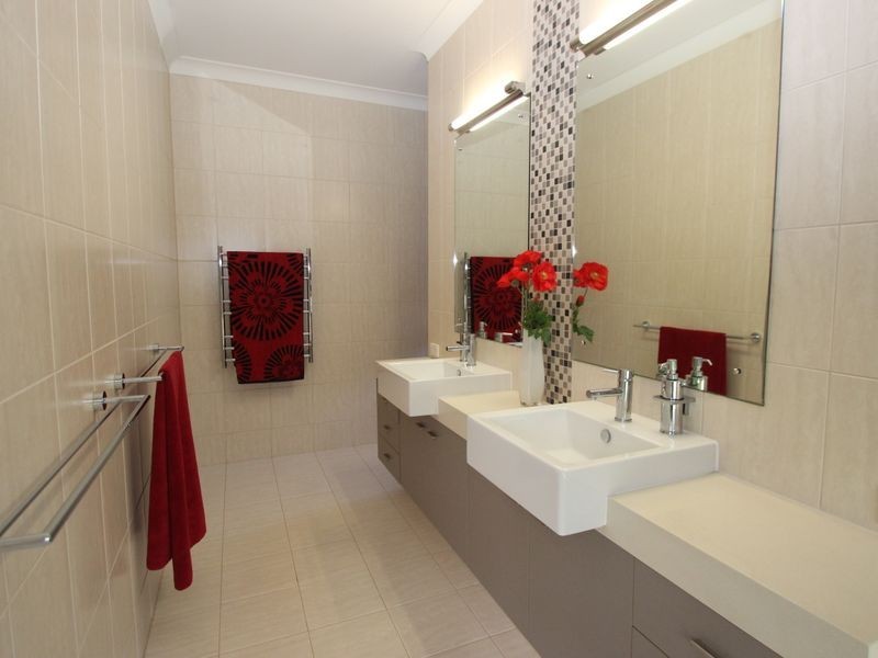 31 Long Street, Point Vernon QLD 4655