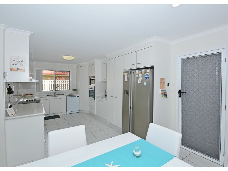 19 Moonstone Drive, Urangan QLD 4655