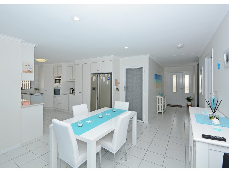 19 Moonstone Drive, Urangan QLD 4655