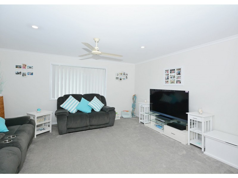 19 Moonstone Drive, Urangan QLD 4655