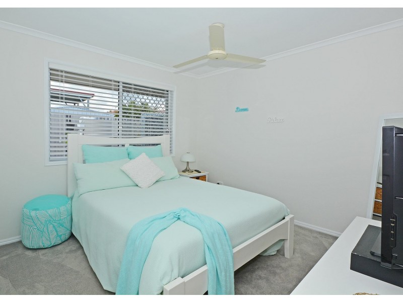 19 Moonstone Drive, Urangan QLD 4655