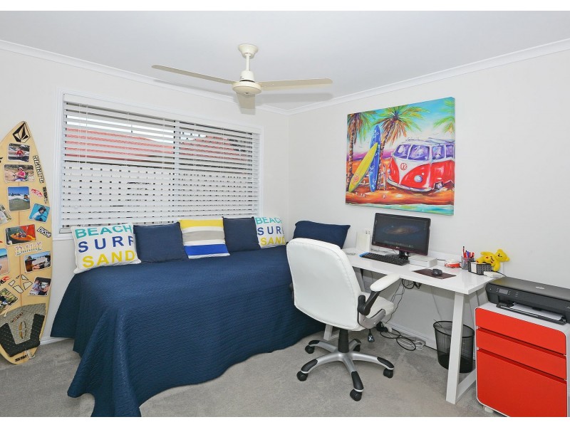 19 Moonstone Drive, Urangan QLD 4655