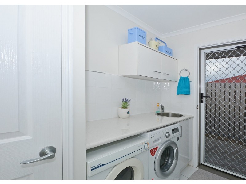 19 Moonstone Drive, Urangan QLD 4655