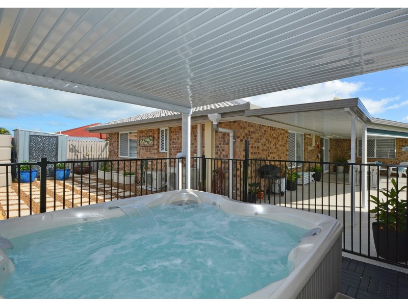 19 Moonstone Drive, Urangan QLD 4655