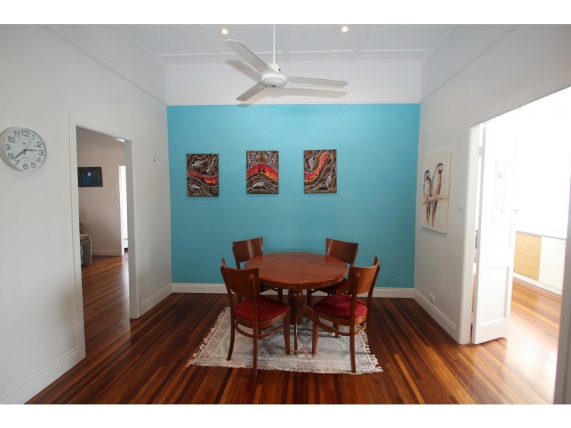 28 Edward Street, Urangan QLD 4655