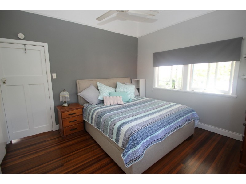 28 Edward Street, Urangan QLD 4655