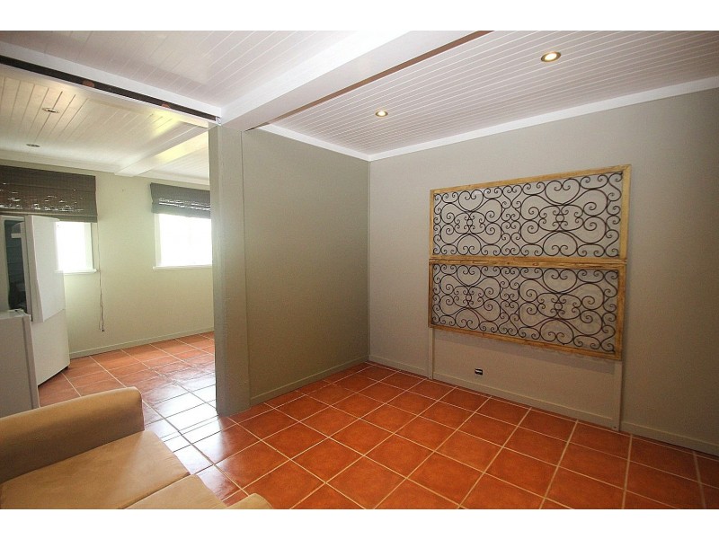28 Edward Street, Urangan QLD 4655