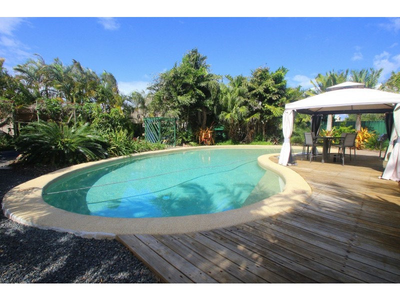 28 Edward Street, Urangan QLD 4655