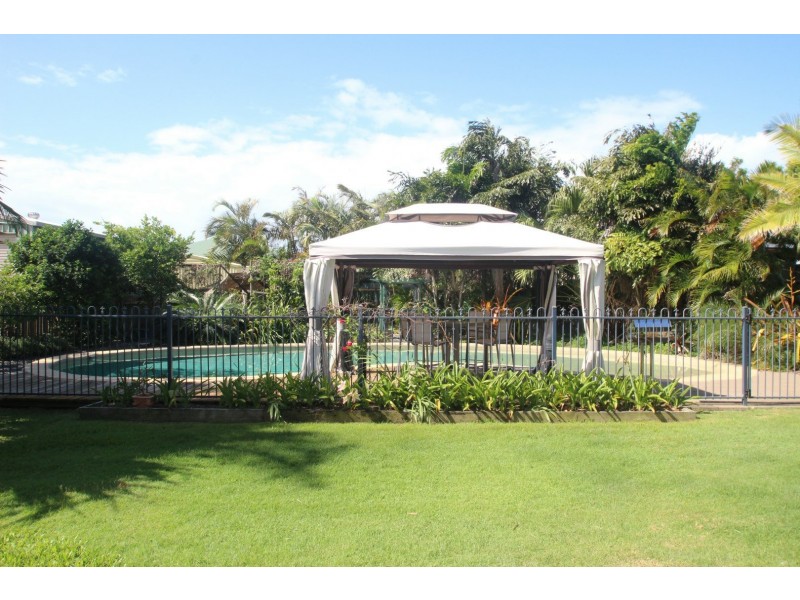 28 Edward Street, Urangan QLD 4655