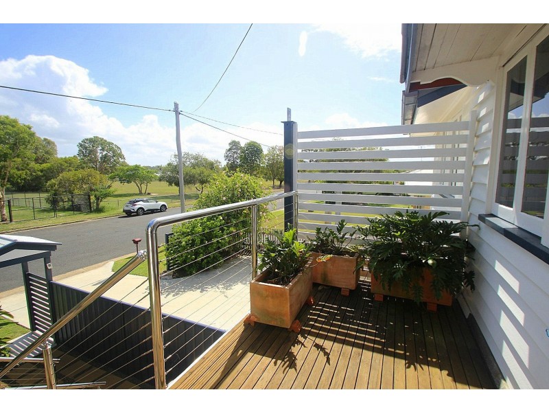 28 Edward Street, Urangan QLD 4655