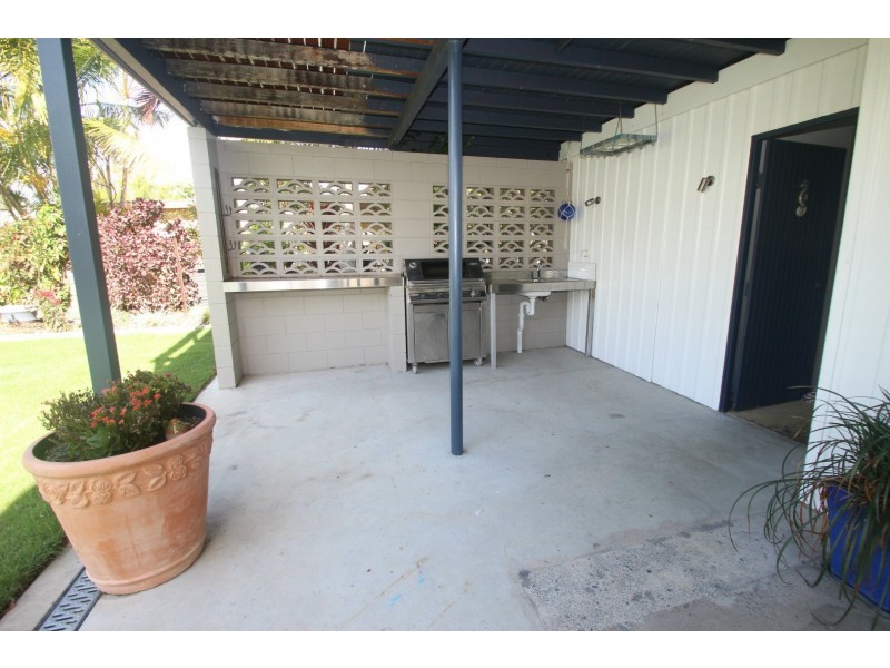 28 Edward Street, Urangan QLD 4655