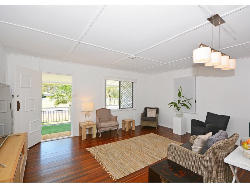 1 East Street, Scarness QLD 4655