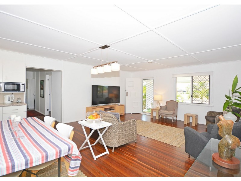 1 East Street, Scarness QLD 4655