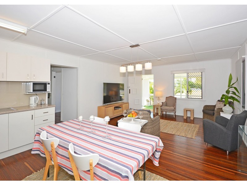 1 East Street, Scarness QLD 4655