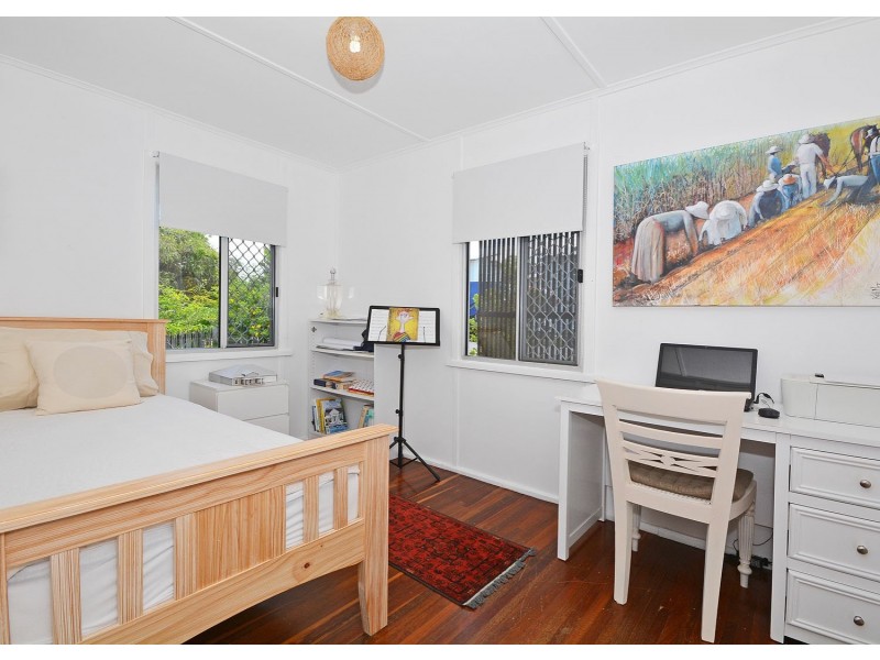 1 East Street, Scarness QLD 4655