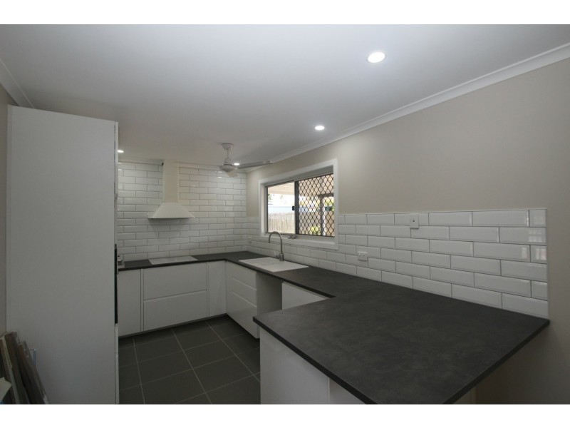 77 Limpus Street, Urangan QLD 4655