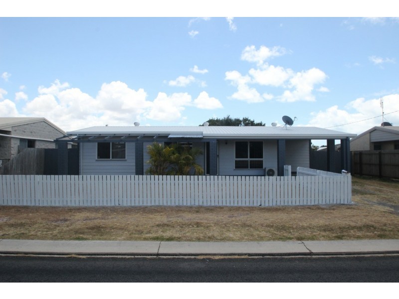 77 Limpus Street, Urangan QLD 4655