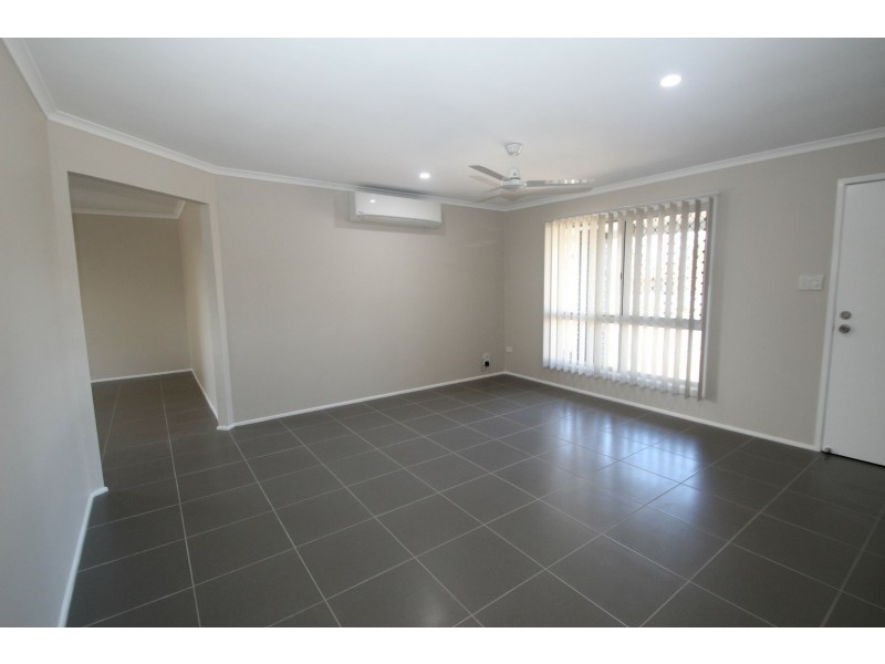 77 Limpus Street, Urangan QLD 4655