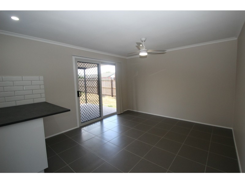 77 Limpus Street, Urangan QLD 4655