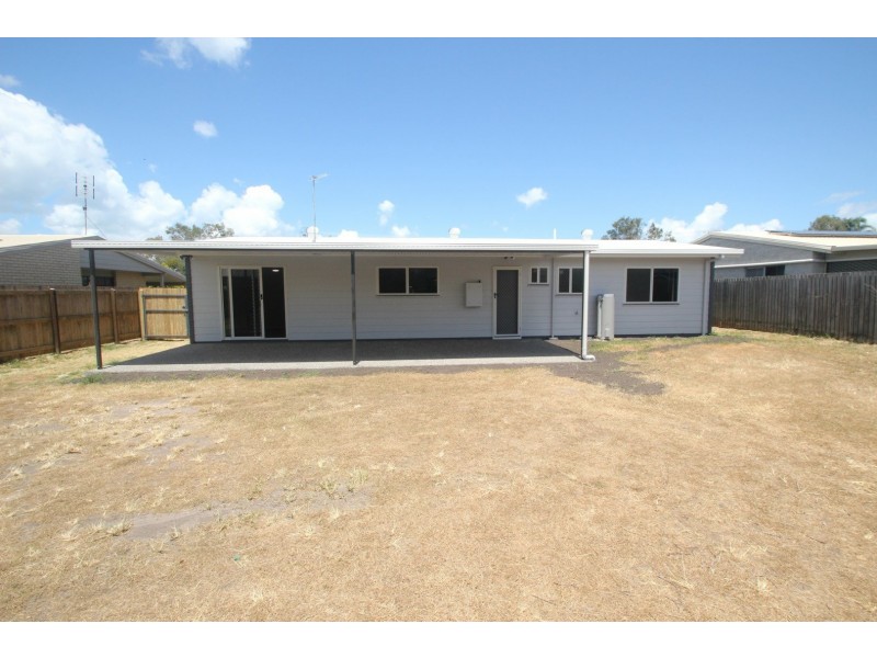 77 Limpus Street, Urangan QLD 4655