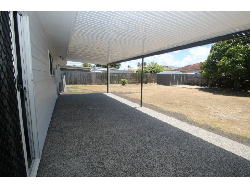 77 Limpus Street, Urangan QLD 4655