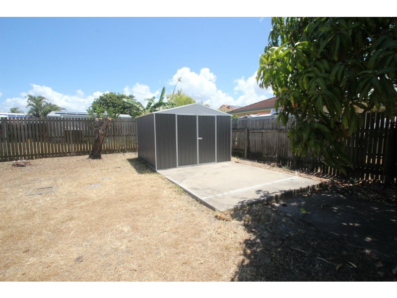 77 Limpus Street, Urangan QLD 4655