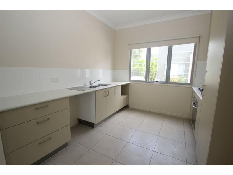 Unit 8/41 Stephenson Street, Scarness QLD 4655