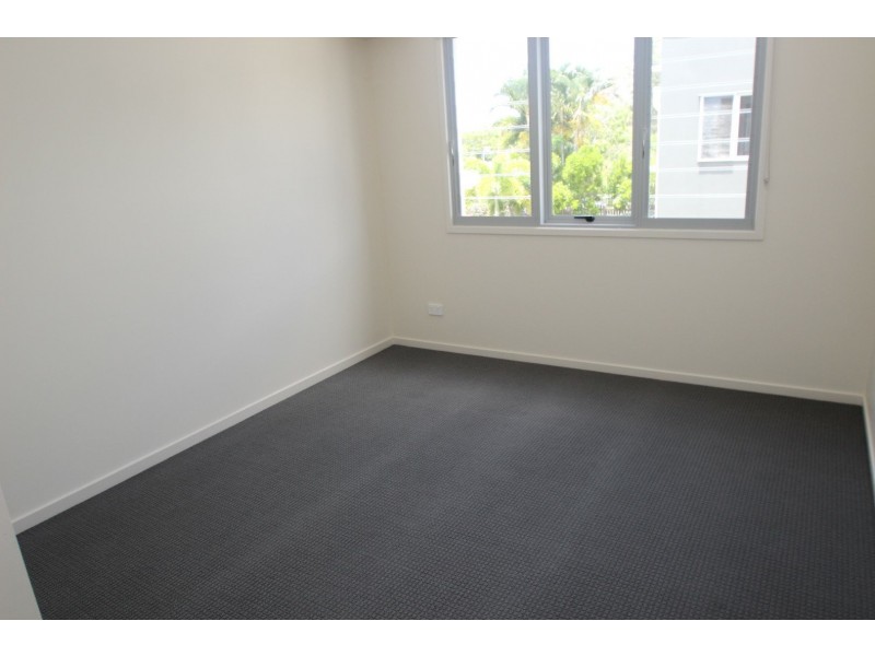Unit 8/41 Stephenson Street, Scarness QLD 4655