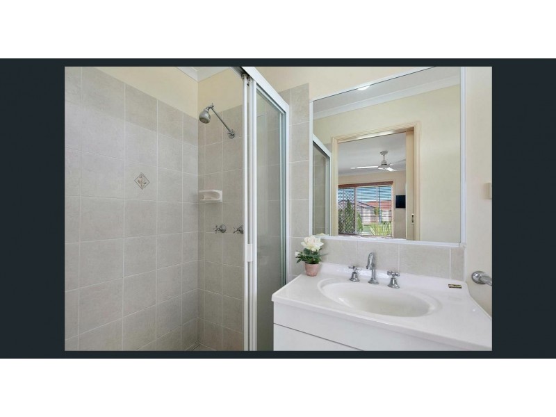 1 Kestrel Court, Eli Waters QLD 4655