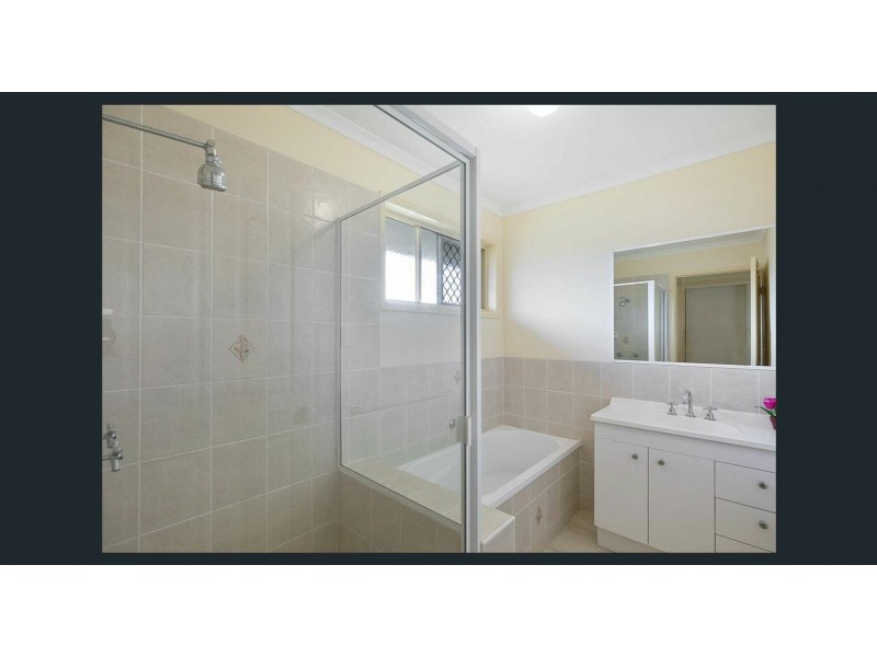 1 Kestrel Court, Eli Waters QLD 4655
