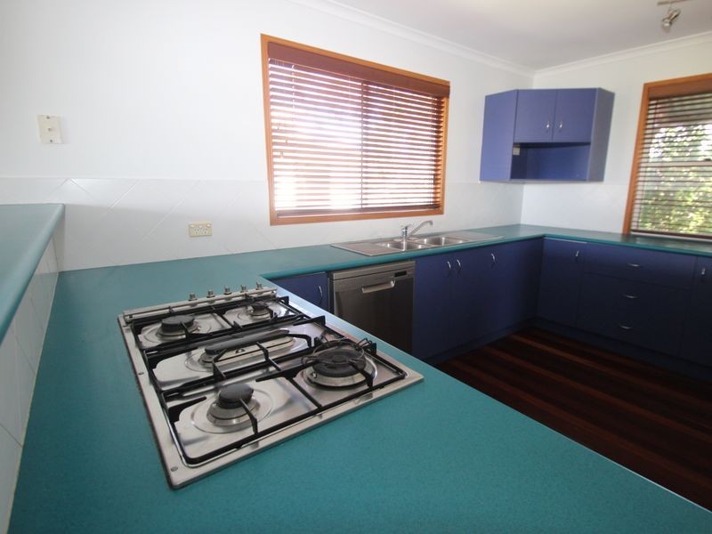 6 Flinders Street, Point Vernon QLD 4655