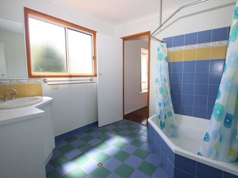 6 Flinders Street, Point Vernon QLD 4655