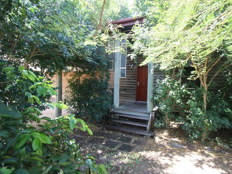 6 Flinders Street, Point Vernon QLD 4655