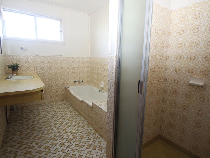 43 Beach Road, Pialba QLD 4655