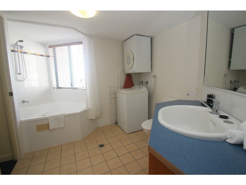 Unit 501/1 Buccaneer Drive, Urangan QLD 4655