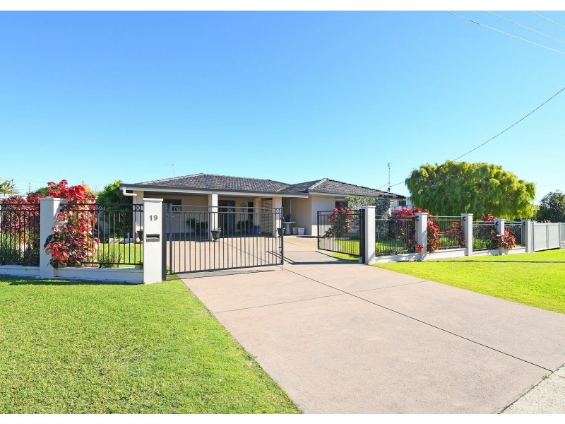 19 Bayview Terrace, Pialba QLD 4655