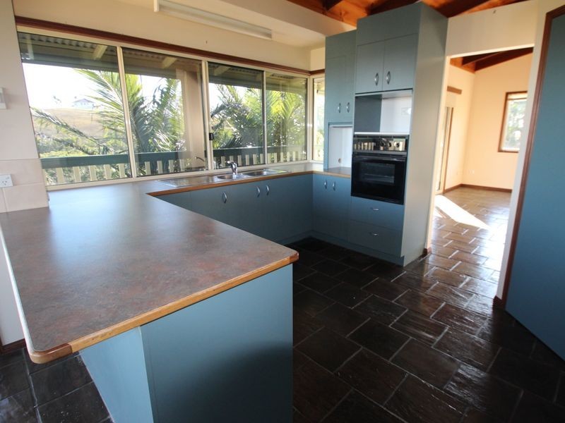 15 Awinya Ct, Urraween QLD 4655