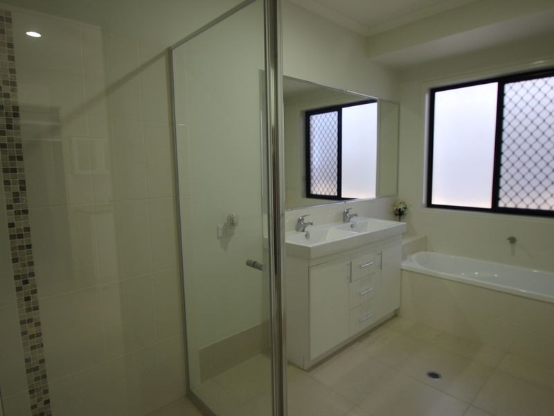 11 Harly Court, Urraween QLD 4655