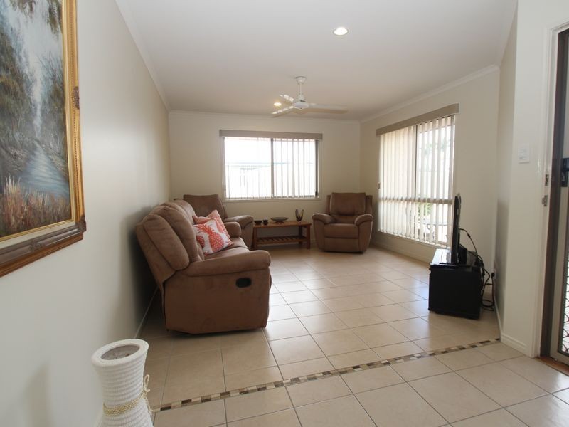1 Pembridge Circuit, Urraween QLD 4655