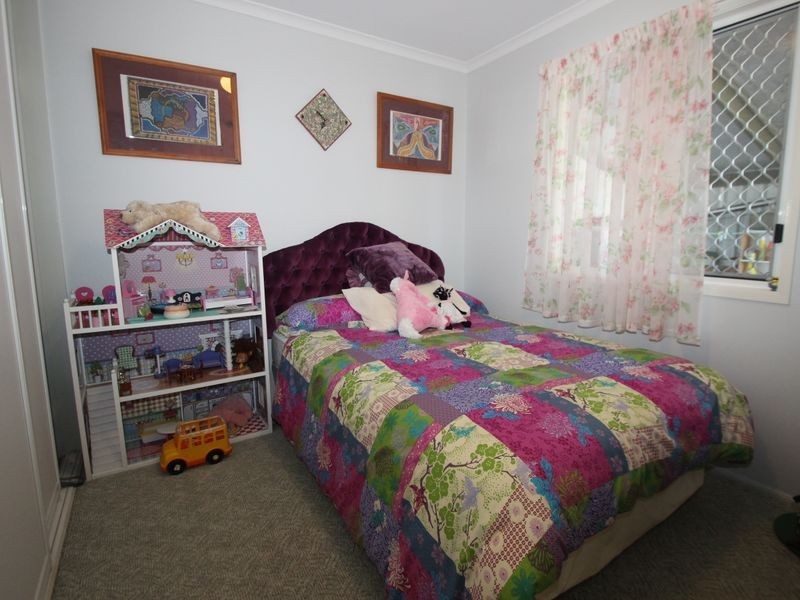 82 Cherry Street, Eli Waters QLD 4655