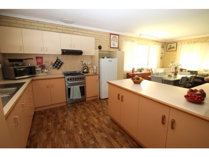 4 Lord Street, Booral QLD 4655