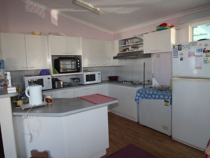 90 Cherry Street, Eli Waters QLD 4655