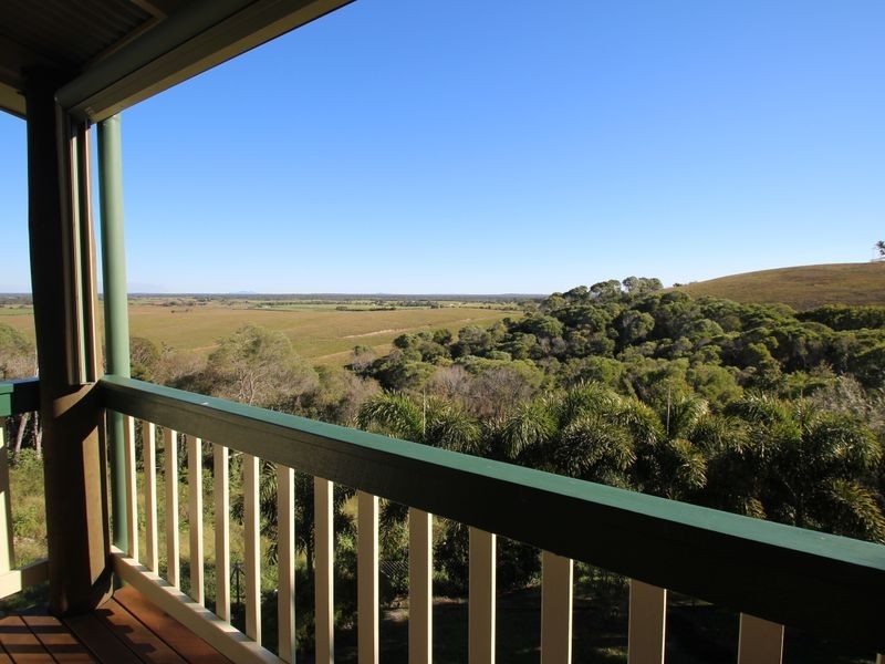 15 Awinya Ct, Urraween QLD 4655