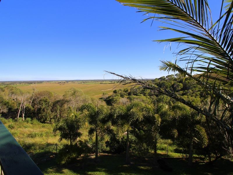 15 Awinya Ct, Urraween QLD 4655
