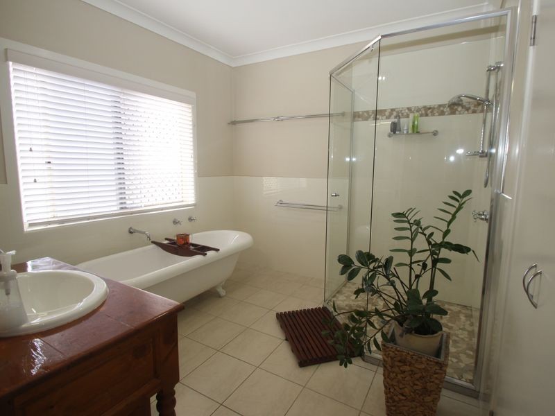 141 Oakview Drive, Redridge QLD 4660